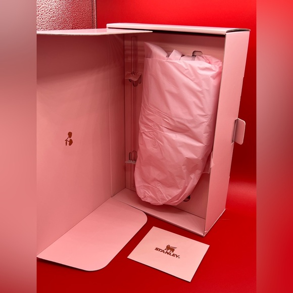 The Valentine's Day Quencher H2.0 Flowstate Tumbler 40 OZ Pink Velvet Cake - Picture 8 of 16